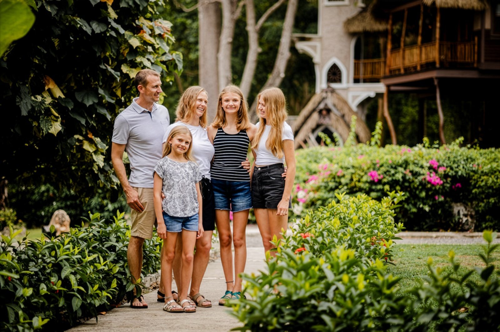 Family photographed by Snap Gen Studios in Jamaica